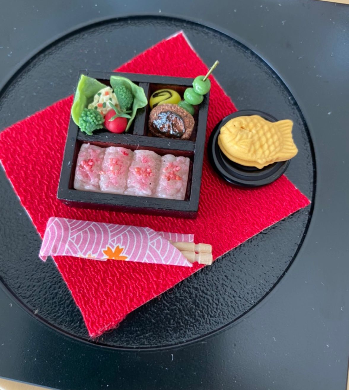 大村玲子的微縮黏土美食藝術：指尖上的日本味覺盛宴